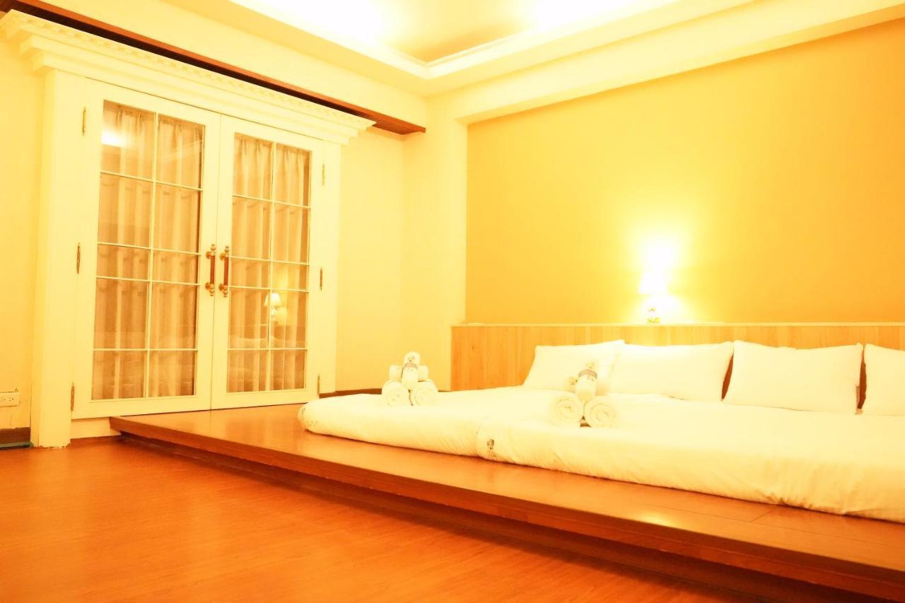 Kaohsiung Time's Hotel Bagian luar foto