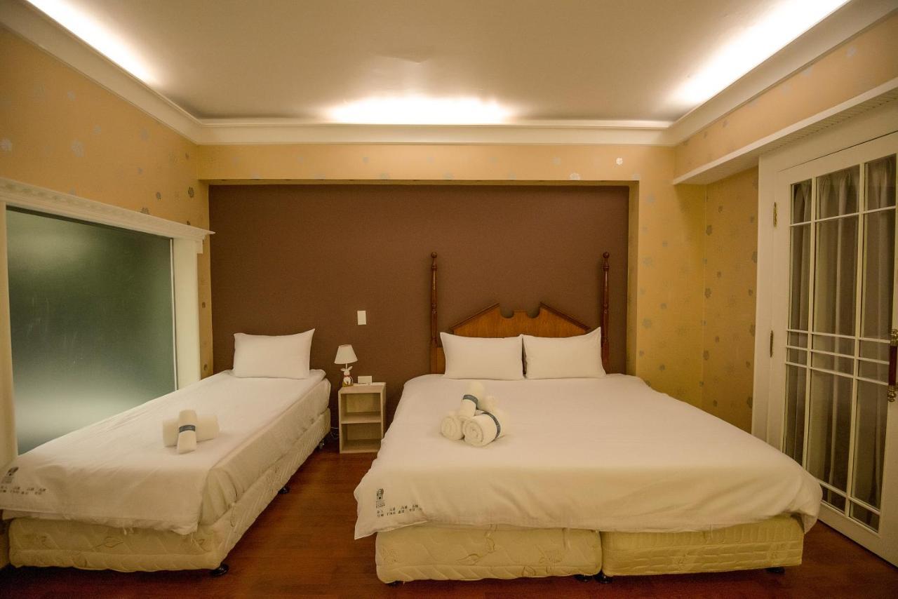Kaohsiung Time's Hotel Bagian luar foto